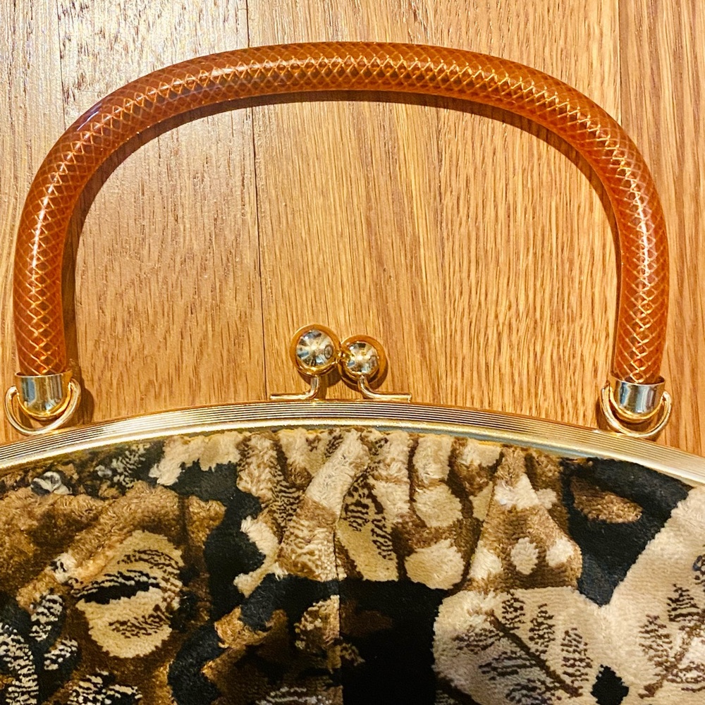*** SOLD*** Vintage Tapestry Handbag - Picture 2 of 7